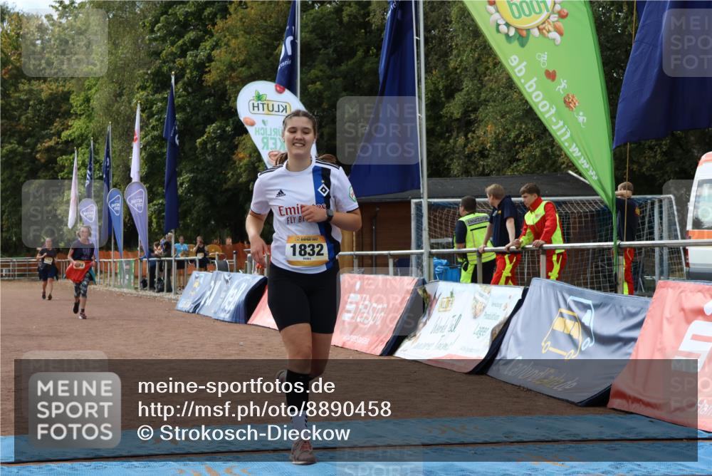 14.09.2025 - Airport Race Strokosch-Dieckow http://msf.ph/oto/8890458 14.09.2025 13:07:23 Ziel 737, 1148, 1832 meine-sportfotos.de