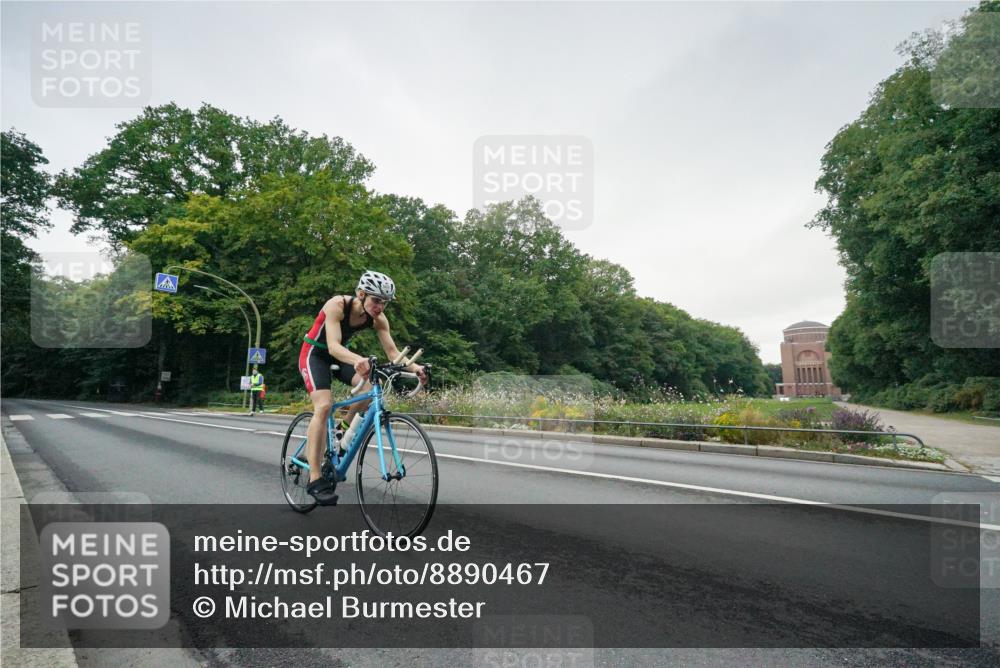 14.09.2025 - Stadtparktriathlon Michael Burmester http://msf.ph/oto/8890467 14.09.2025 09:45:25 Radfahren 500 meine-sportfotos.de