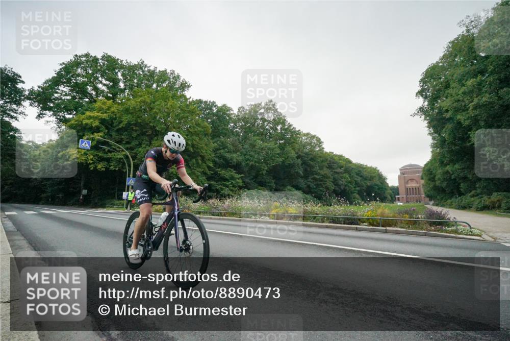 14.09.2025 - Stadtparktriathlon Michael Burmester http://msf.ph/oto/8890473 14.09.2025 09:45:49 Radfahren 453 meine-sportfotos.de