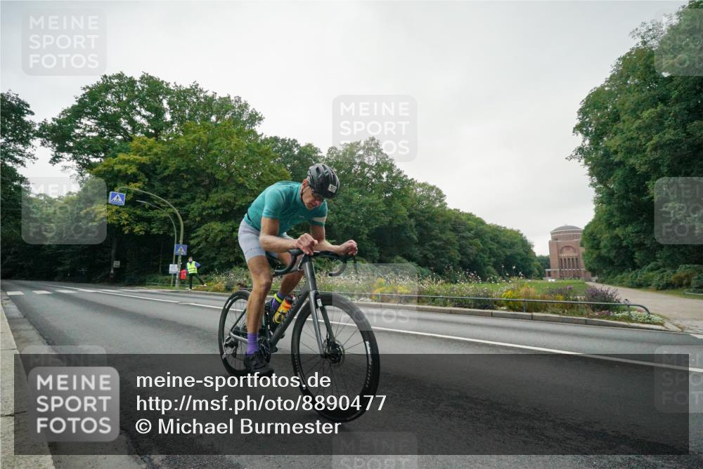14.09.2025 - Stadtparktriathlon Michael Burmester http://msf.ph/oto/8890477 14.09.2025 09:46:18 Radfahren 574 meine-sportfotos.de