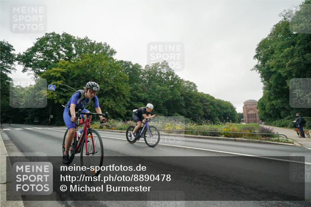 14.09.2025 - Stadtparktriathlon Michael Burmester http://msf.ph/oto/8890478 14.09.2025 09:46:37 Radfahren 382, 458, 468, 499 meine-sportfotos.de