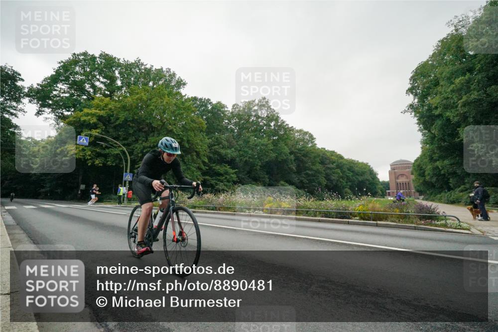 14.09.2025 - Stadtparktriathlon Michael Burmester http://msf.ph/oto/8890481 14.09.2025 09:46:44 Radfahren 382, 471, 499 meine-sportfotos.de