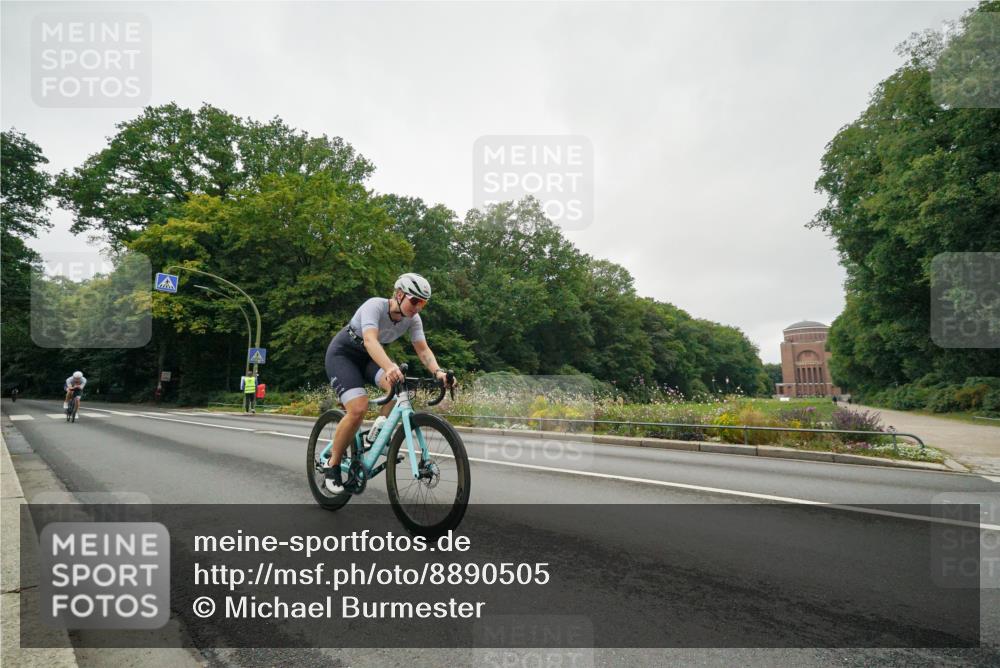 14.09.2025 - Stadtparktriathlon Michael Burmester http://msf.ph/oto/8890505 14.09.2025 09:48:30 Radfahren 439, 472 meine-sportfotos.de
