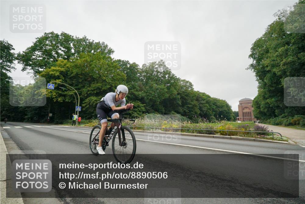 14.09.2025 - Stadtparktriathlon Michael Burmester http://msf.ph/oto/8890506 14.09.2025 09:48:32 Radfahren 439, 472 meine-sportfotos.de