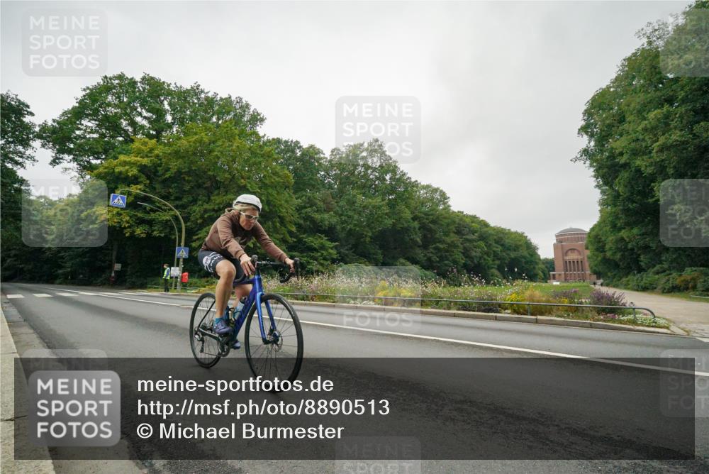 14.09.2025 - Stadtparktriathlon Michael Burmester http://msf.ph/oto/8890513 14.09.2025 09:49:02 Radfahren 446, 452 meine-sportfotos.de