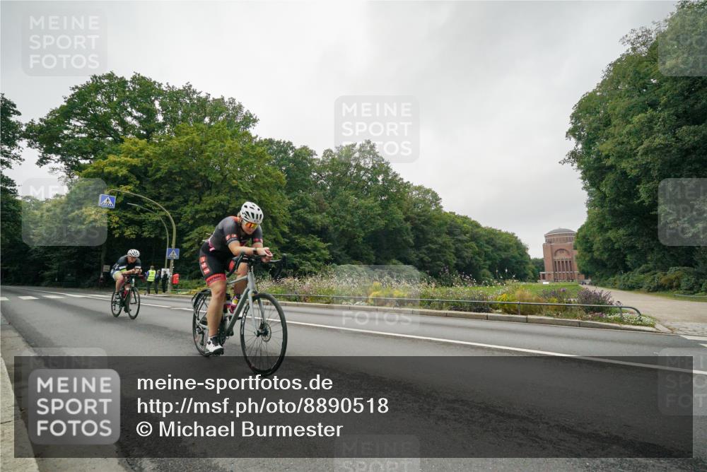 14.09.2025 - Stadtparktriathlon Michael Burmester http://msf.ph/oto/8890518 14.09.2025 09:50:11 Radfahren 445, 479, 492, 506 meine-sportfotos.de