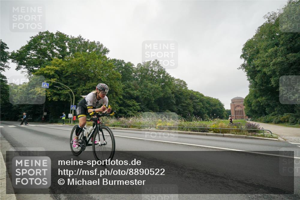 14.09.2025 - Stadtparktriathlon Michael Burmester http://msf.ph/oto/8890522 14.09.2025 09:50:19 Radfahren 492, 506 meine-sportfotos.de