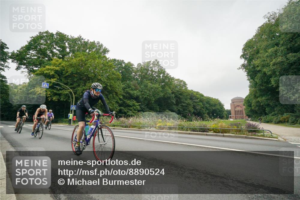 14.09.2025 - Stadtparktriathlon Michael Burmester http://msf.ph/oto/8890524 14.09.2025 09:50:36 Radfahren 465, 477, 537, 545, 547 meine-sportfotos.de