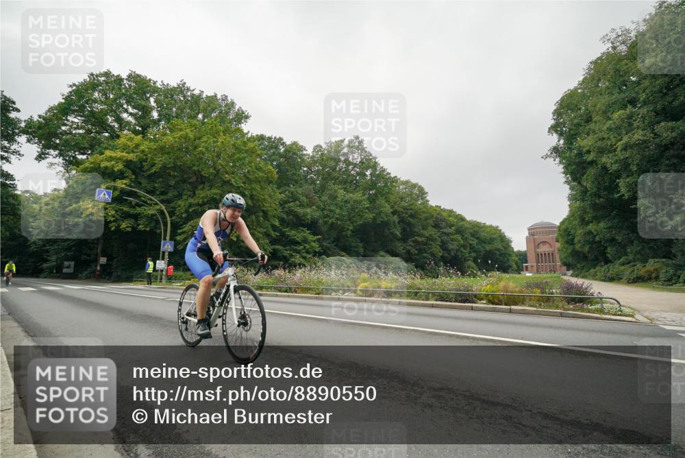 14.09.2025 - Stadtparktriathlon Michael Burmester http://msf.ph/oto/8890550 14.09.2025 09:52:09 Radfahren 456, 494, 541, 583 meine-sportfotos.de
