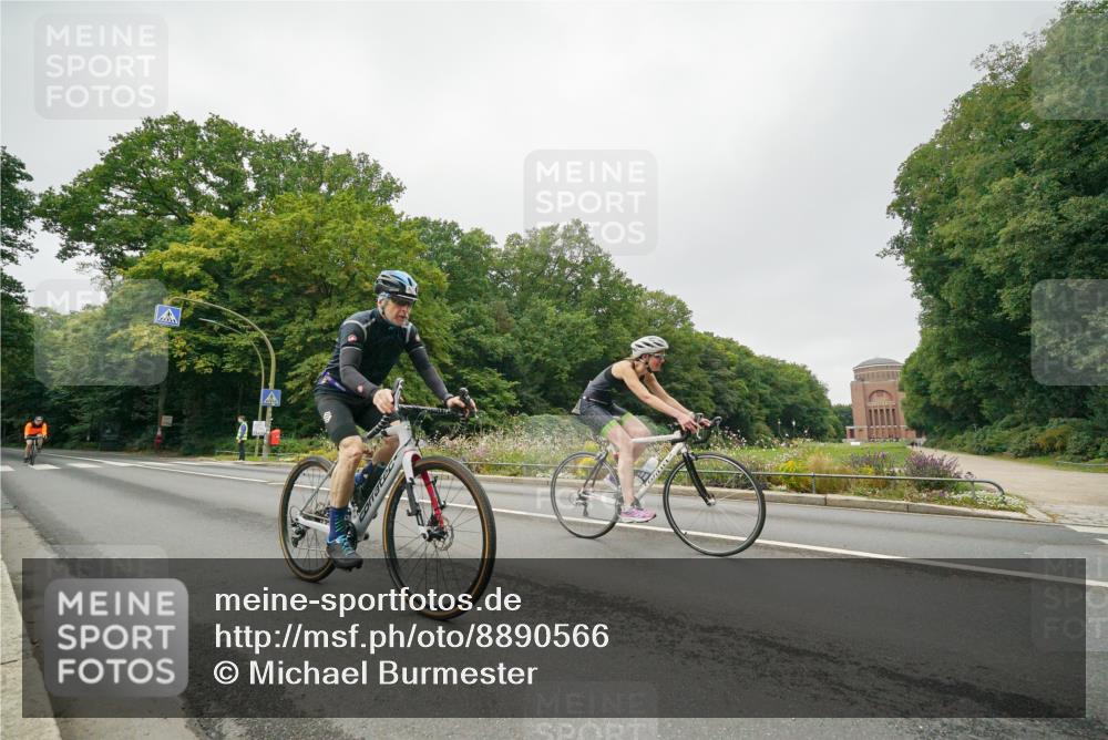 14.09.2025 - Stadtparktriathlon Michael Burmester http://msf.ph/oto/8890566 14.09.2025 09:53:09 Radfahren 485, 577, 591, 606, 609, 616 meine-sportfotos.de