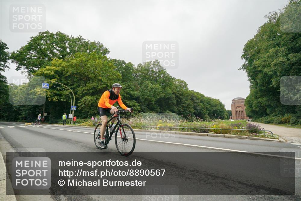 14.09.2025 - Stadtparktriathlon Michael Burmester http://msf.ph/oto/8890567 14.09.2025 09:53:12 Radfahren 485, 577, 591, 606, 609, 616 meine-sportfotos.de