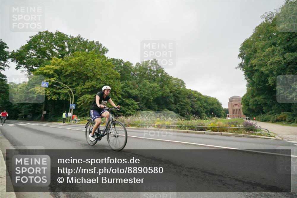 14.09.2025 - Stadtparktriathlon Michael Burmester http://msf.ph/oto/8890580 14.09.2025 09:54:05 Radfahren 511, 598, 607 meine-sportfotos.de