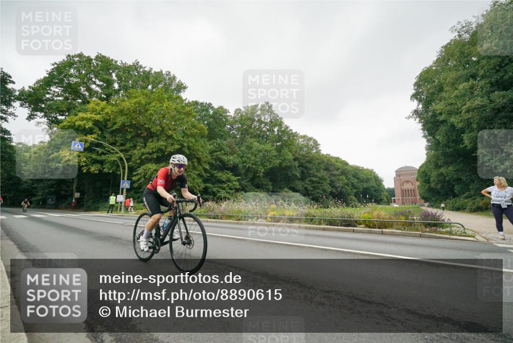 14.09.2025 - Stadtparktriathlon Michael Burmester http://msf.ph/oto/8890615 14.09.2025 09:55:29 Radfahren 450, 458, 546, 557 meine-sportfotos.de
