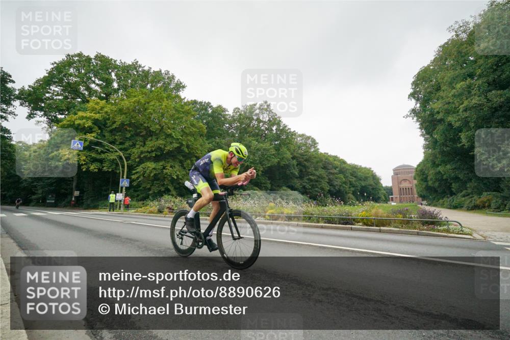 14.09.2025 - Stadtparktriathlon Michael Burmester http://msf.ph/oto/8890626 14.09.2025 09:56:13 Radfahren 521, 531, 593, 615 meine-sportfotos.de