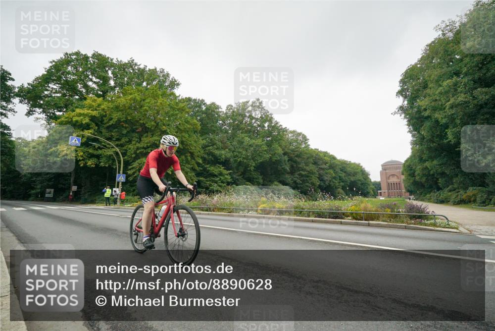 14.09.2025 - Stadtparktriathlon Michael Burmester http://msf.ph/oto/8890628 14.09.2025 09:56:19 Radfahren 531, 566, 615 meine-sportfotos.de