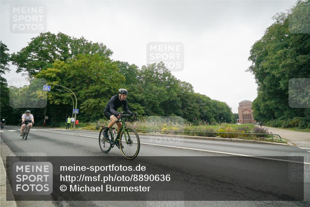 14.09.2025 - Stadtparktriathlon Michael Burmester http://msf.ph/oto/8890636 14.09.2025 09:56:45 Radfahren 440, 517, 535, 553, 619 meine-sportfotos.de