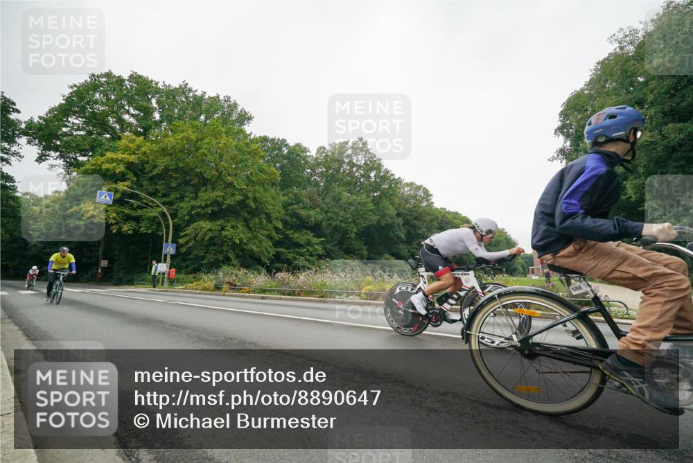 14.09.2025 - Stadtparktriathlon Michael Burmester http://msf.ph/oto/8890647 14.09.2025 09:57:19 Radfahren 446, 542, 562, 588, 594, 597, 605 meine-sportfotos.de