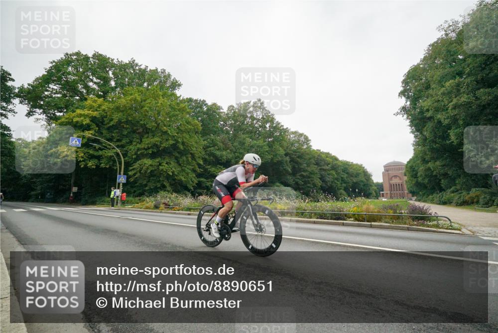 14.09.2025 - Stadtparktriathlon Michael Burmester http://msf.ph/oto/8890651 14.09.2025 09:57:21 Radfahren 446, 562, 588, 594, 597, 605 meine-sportfotos.de
