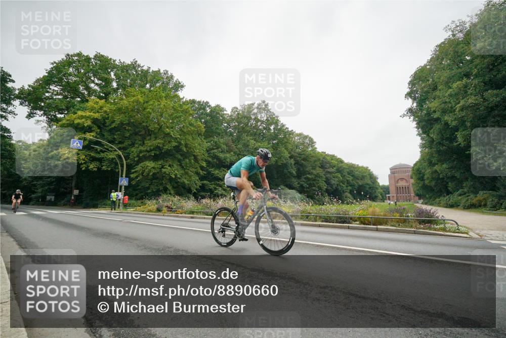 14.09.2025 - Stadtparktriathlon Michael Burmester http://msf.ph/oto/8890660 14.09.2025 09:58:39 Radfahren 545, 574 meine-sportfotos.de