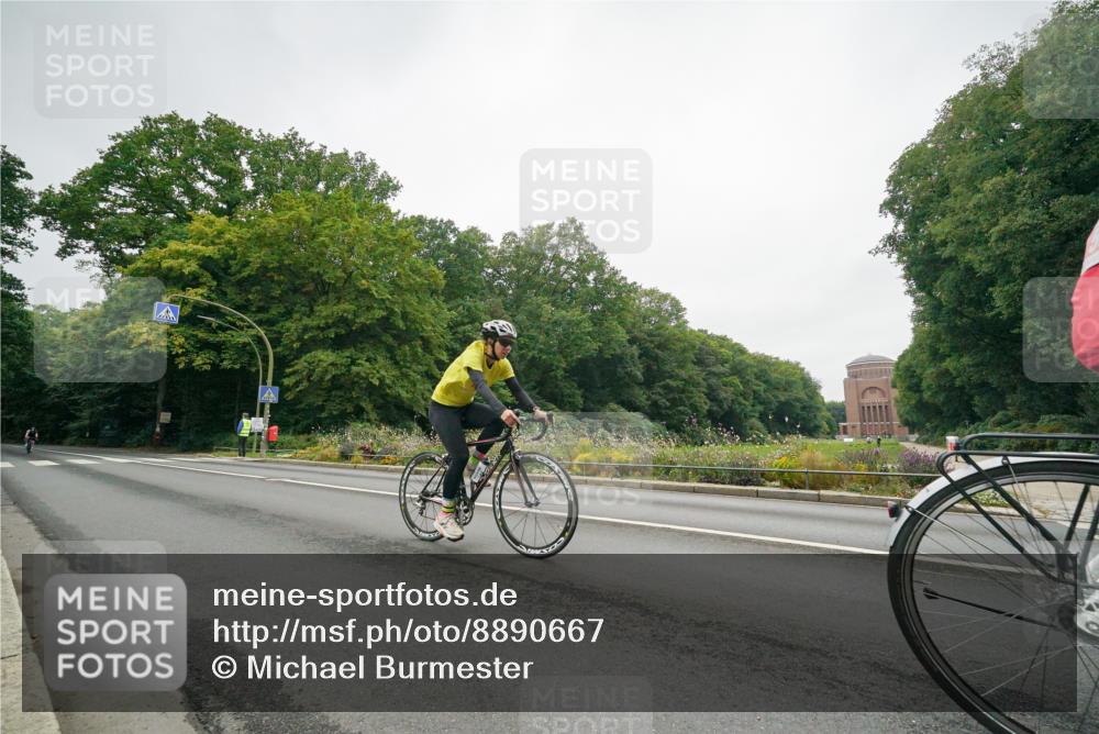 14.09.2025 - Stadtparktriathlon Michael Burmester http://msf.ph/oto/8890667 14.09.2025 09:58:57 Radfahren 537, 549, 599, 604, 617 meine-sportfotos.de