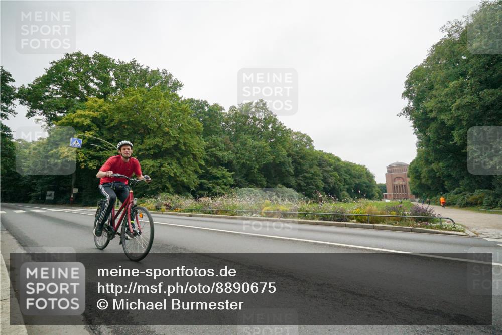 14.09.2025 - Stadtparktriathlon Michael Burmester http://msf.ph/oto/8890675 14.09.2025 09:59:32 Radfahren 518, 558, 580, 584 meine-sportfotos.de