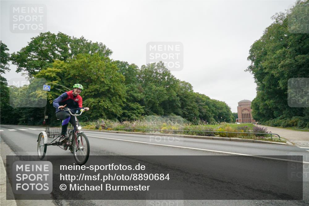 14.09.2025 - Stadtparktriathlon Michael Burmester http://msf.ph/oto/8890684 14.09.2025 10:00:16 Radfahren 582 meine-sportfotos.de