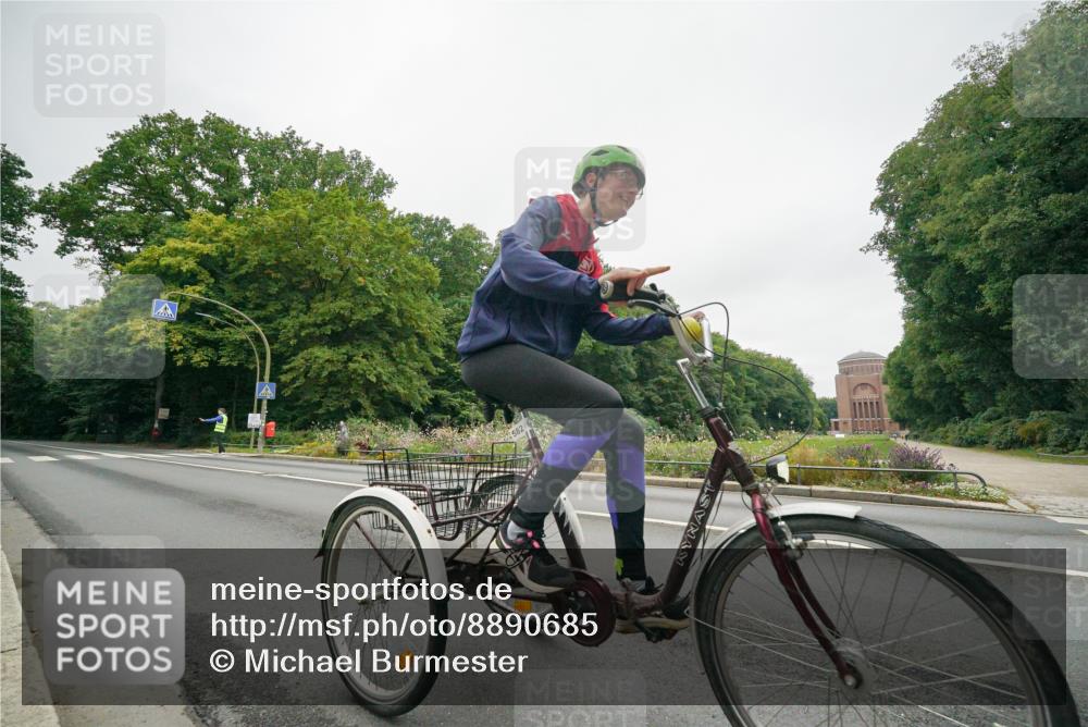 14.09.2025 - Stadtparktriathlon Michael Burmester http://msf.ph/oto/8890685 14.09.2025 10:00:17 Radfahren 582 meine-sportfotos.de