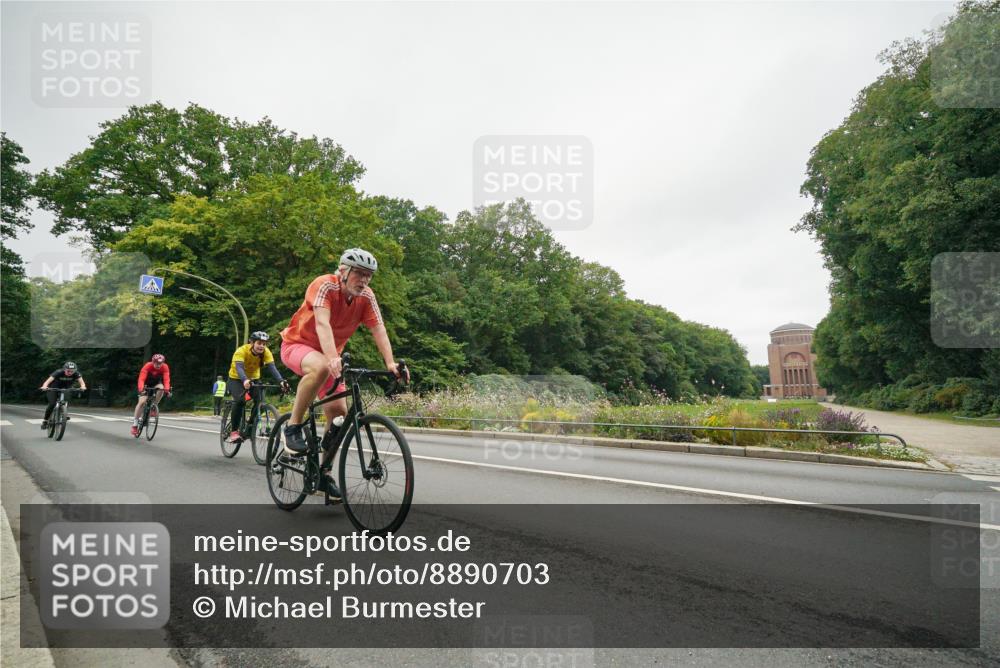 14.09.2025 - Stadtparktriathlon Michael Burmester http://msf.ph/oto/8890703 14.09.2025 10:01:08 Radfahren 528, 533, 550, 575, 606, 614, 616, 620 meine-sportfotos.de