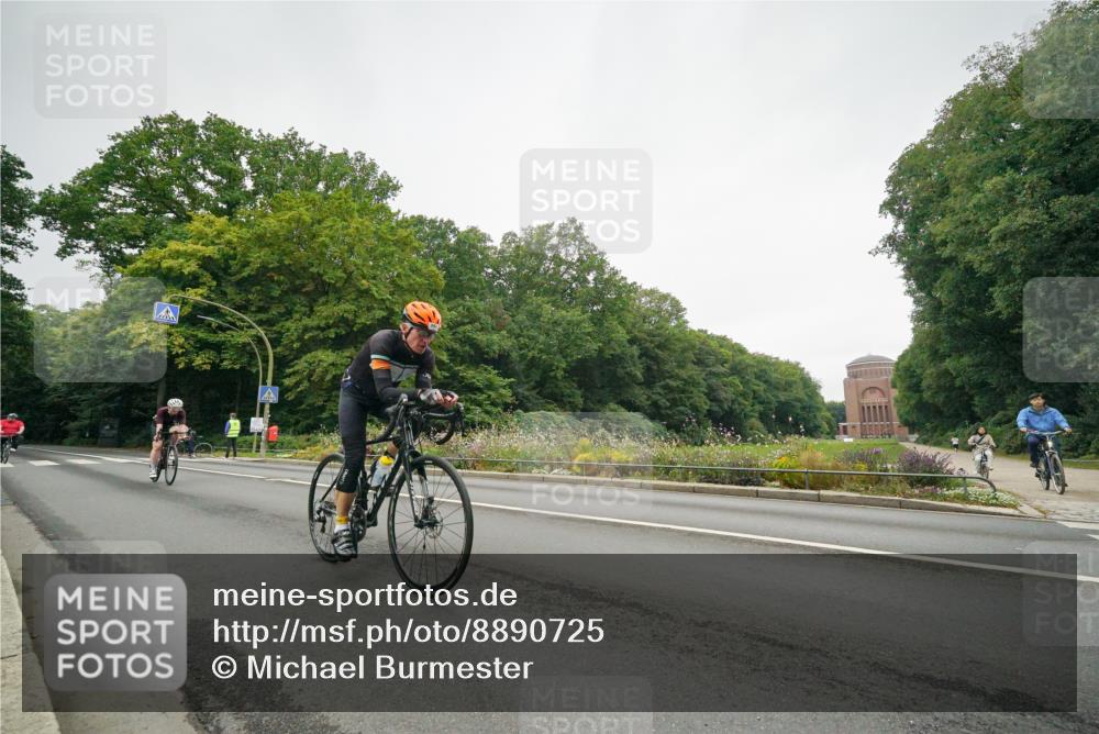 14.09.2025 - Stadtparktriathlon Michael Burmester http://msf.ph/oto/8890725 14.09.2025 10:02:14 Radfahren 525, 529, 551, 559 meine-sportfotos.de
