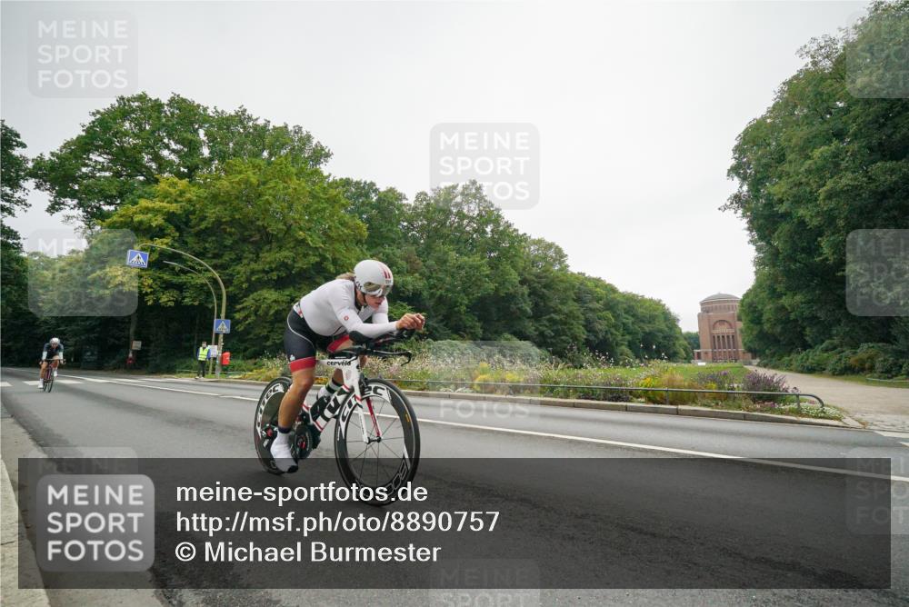 14.09.2025 - Stadtparktriathlon Michael Burmester http://msf.ph/oto/8890757 14.09.2025 10:03:47 Radfahren 509, 539, 594 meine-sportfotos.de