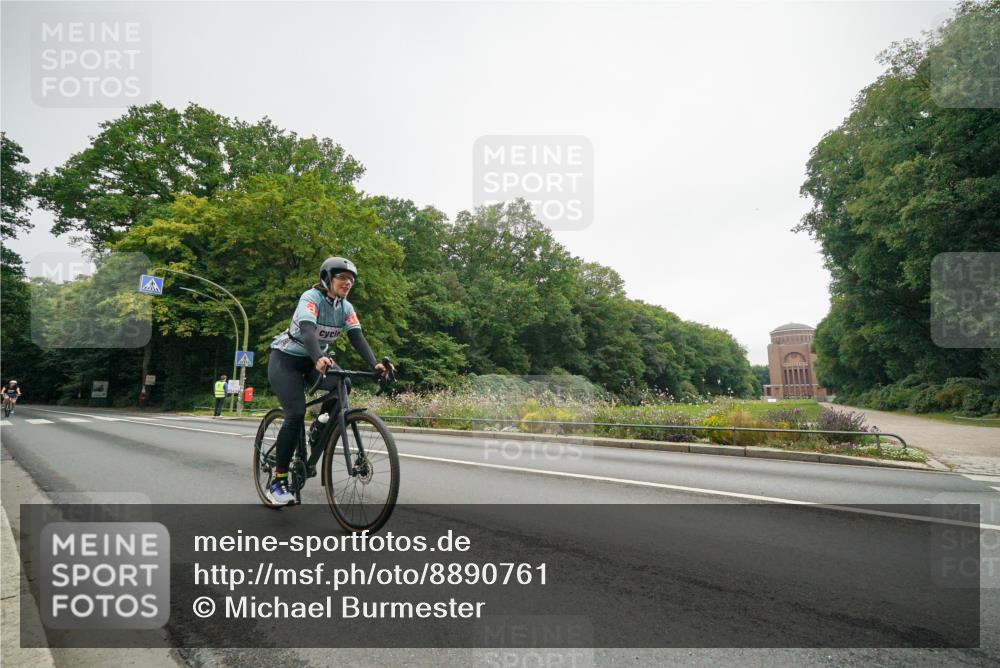 14.09.2025 - Stadtparktriathlon Michael Burmester http://msf.ph/oto/8890761 14.09.2025 10:04:09 Radfahren 511, 578 meine-sportfotos.de