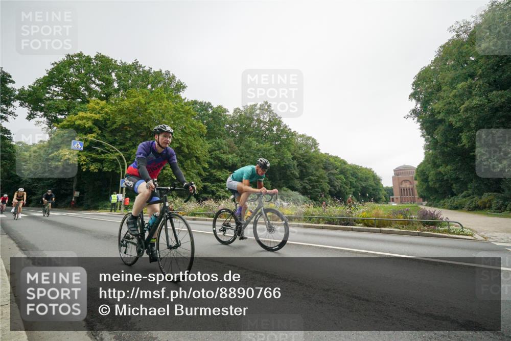14.09.2025 - Stadtparktriathlon Michael Burmester http://msf.ph/oto/8890766 14.09.2025 10:04:46 Radfahren 521, 522, 531, 557, 566, 574, 619 meine-sportfotos.de