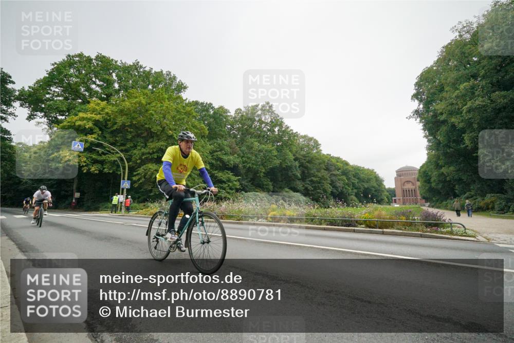 14.09.2025 - Stadtparktriathlon Michael Burmester http://msf.ph/oto/8890781 14.09.2025 10:05:21 Radfahren 549, 553, 562, 563, 586 meine-sportfotos.de