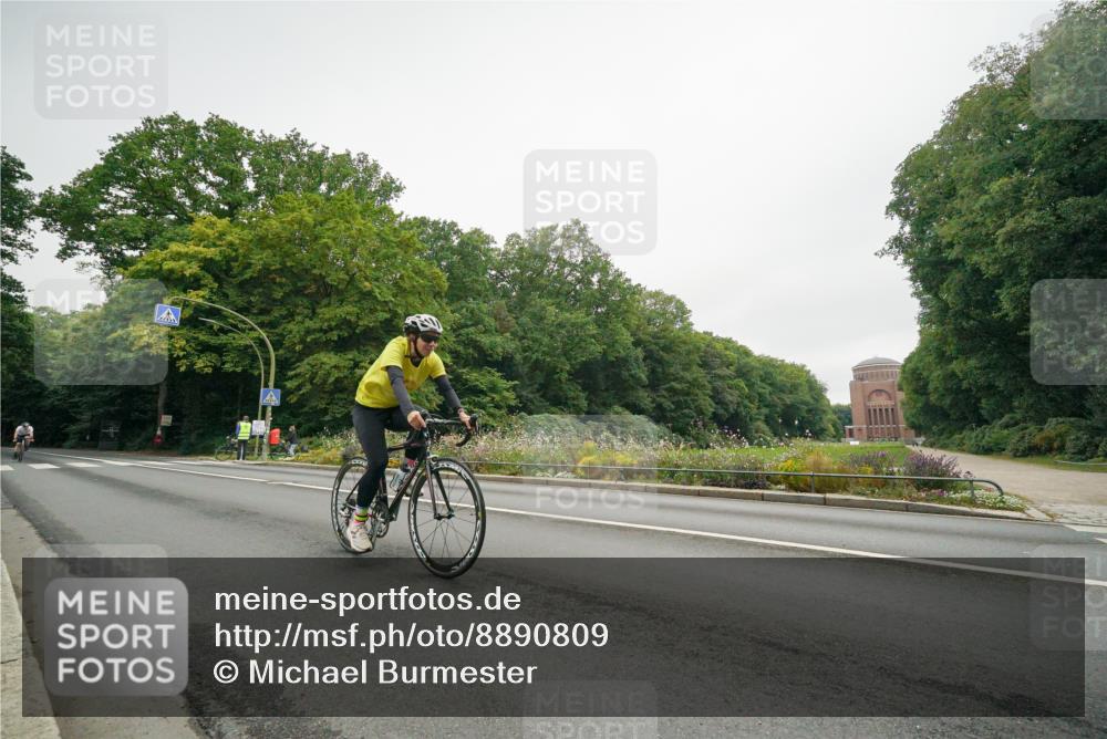 14.09.2025 - Stadtparktriathlon Michael Burmester http://msf.ph/oto/8890809 14.09.2025 10:07:09 Radfahren 513, 584, 604 meine-sportfotos.de