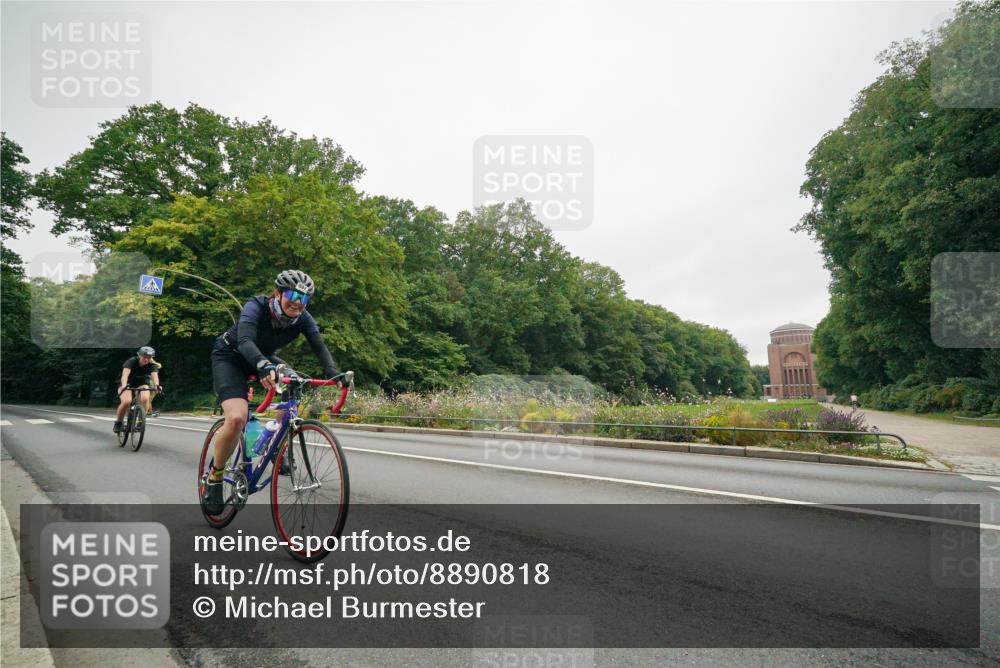 14.09.2025 - Stadtparktriathlon Michael Burmester http://msf.ph/oto/8890818 14.09.2025 10:07:34 Radfahren 524, 537, 545, 548 meine-sportfotos.de