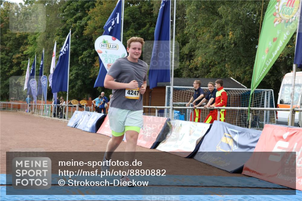 14.09.2025 - Airport Race Strokosch-Dieckow http://msf.ph/oto/8890882 14.09.2025 13:10:13 Ziel 4247 meine-sportfotos.de
