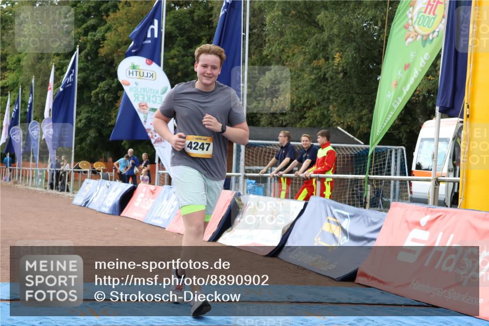 14.09.2025 - Airport Race Strokosch-Dieckow http://msf.ph/oto/8890902 14.09.2025 13:10:13 Ziel 4247 meine-sportfotos.de