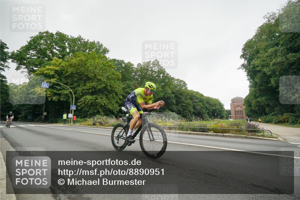 14.09.2025 - Stadtparktriathlon Michael Burmester http://msf.ph/oto/8890951 14.09.2025 10:15:13 Radfahren 567, 593, 597, 604, 605 meine-sportfotos.de