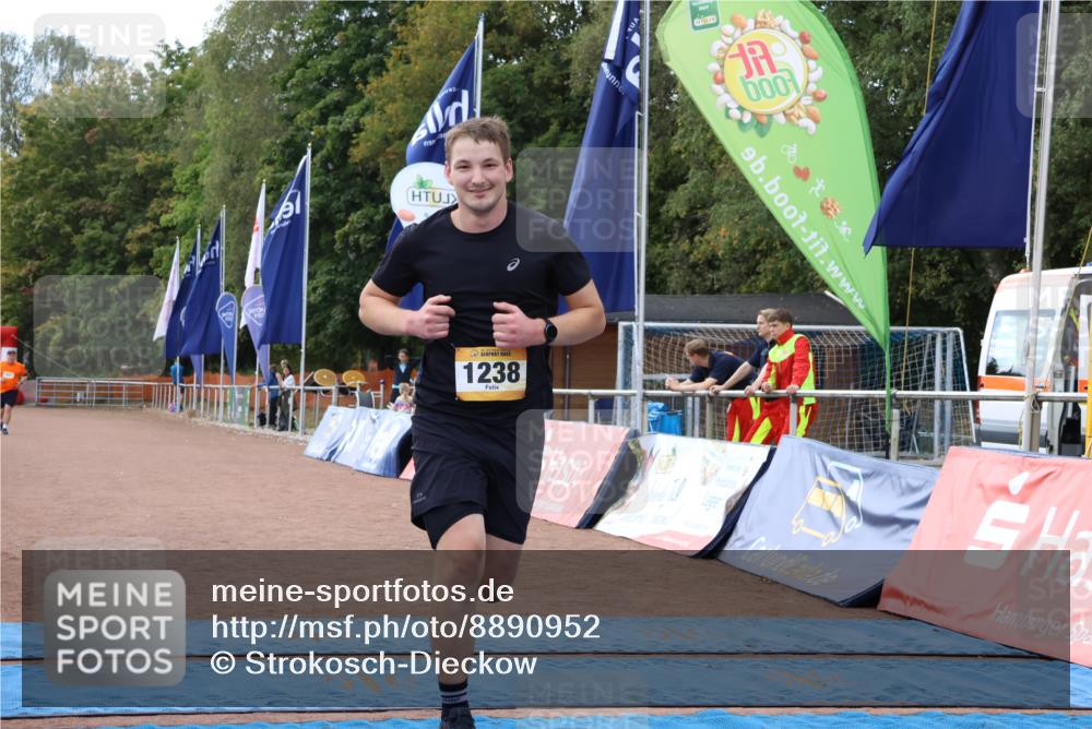 14.09.2025 - Airport Race Strokosch-Dieckow http://msf.ph/oto/8890952 14.09.2025 13:10:35 Ziel 1160, 1238 meine-sportfotos.de