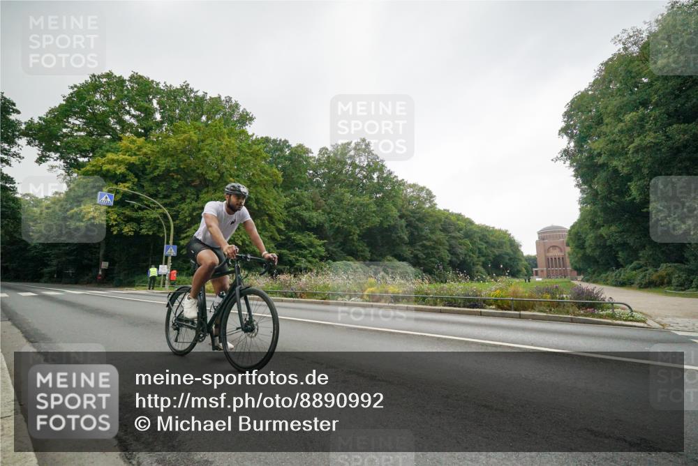 14.09.2025 - Stadtparktriathlon Michael Burmester http://msf.ph/oto/8890992 14.09.2025 10:16:56 Radfahren 535, 576, 594 meine-sportfotos.de