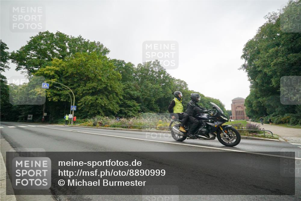 14.09.2025 - Stadtparktriathlon Michael Burmester http://msf.ph/oto/8890999 14.09.2025 10:17:12 Radfahren 525, 630, 660 meine-sportfotos.de