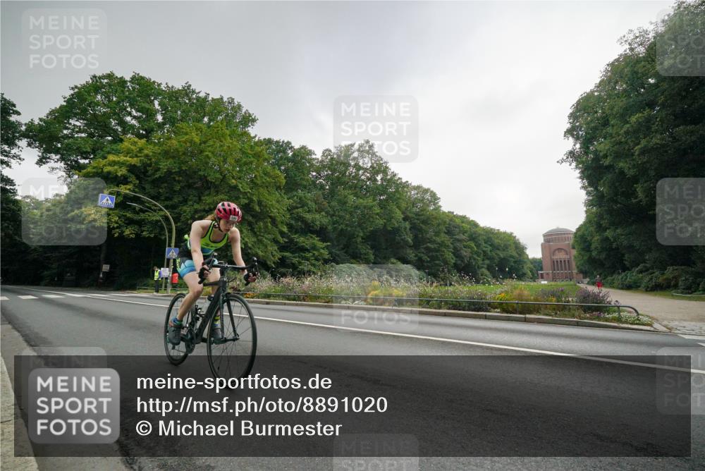 14.09.2025 - Stadtparktriathlon Michael Burmester http://msf.ph/oto/8891020 14.09.2025 10:18:41 Radfahren 512, 544, 609 meine-sportfotos.de