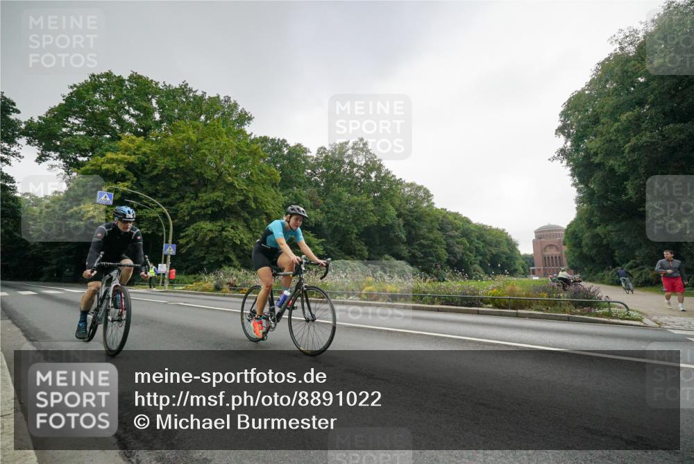 14.09.2025 - Stadtparktriathlon Michael Burmester http://msf.ph/oto/8891022 14.09.2025 10:18:53 Radfahren 514, 577, 659 meine-sportfotos.de