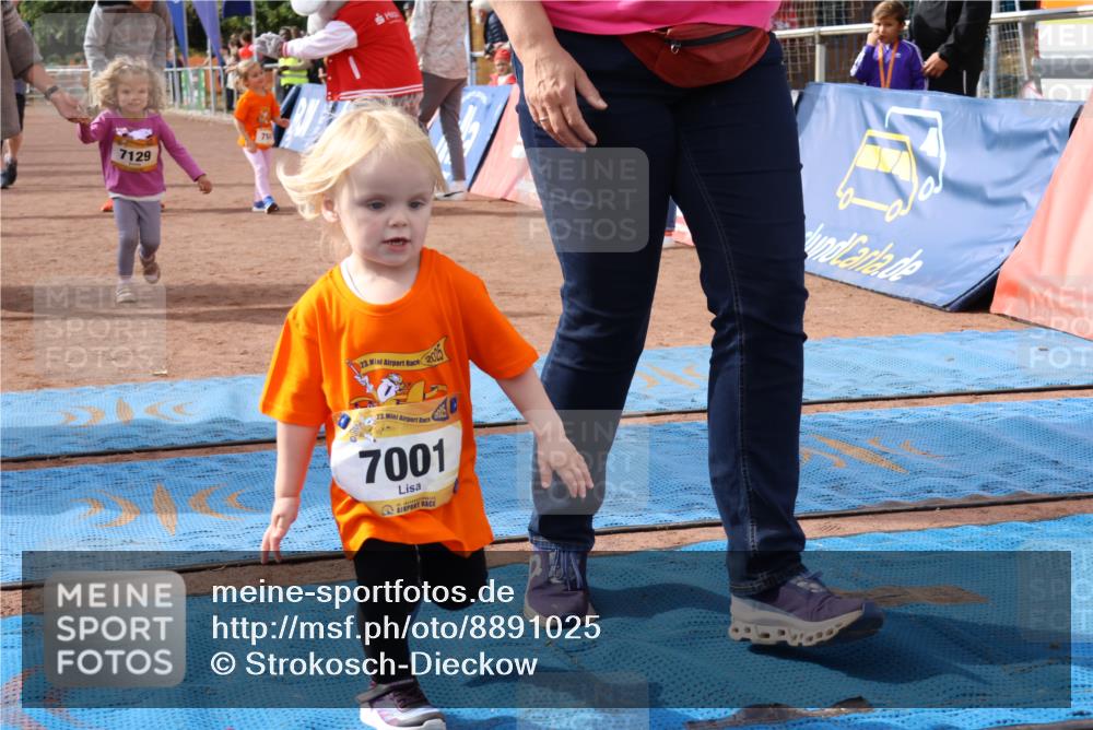 14.09.2025 - Airport Race Strokosch-Dieckow http://msf.ph/oto/8891025 14.09.2025 11:22:58 Ziel  meine-sportfotos.de