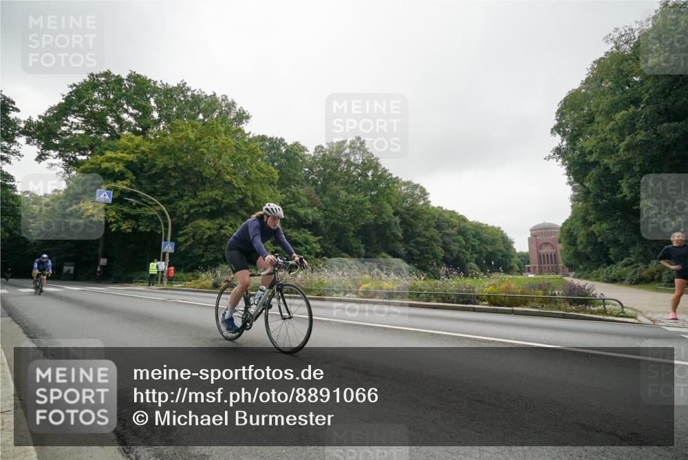 14.09.2025 - Stadtparktriathlon Michael Burmester http://msf.ph/oto/8891066 14.09.2025 10:20:48 Radfahren 532, 610, 619, 620, 685, 688, 694, 710 meine-sportfotos.de