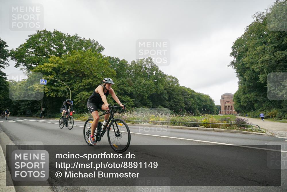 14.09.2025 - Stadtparktriathlon Michael Burmester http://msf.ph/oto/8891149 14.09.2025 10:23:31 Radfahren 517, 555, 573, 587, 607, 608, 618, 624, 626, 642, 647, 706 meine-sportfotos.de