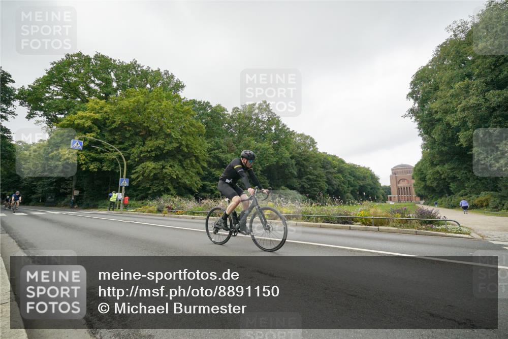 14.09.2025 - Stadtparktriathlon Michael Burmester http://msf.ph/oto/8891150 14.09.2025 10:23:31 Radfahren 517, 555, 573, 587, 607, 608, 618, 624, 626, 642, 647, 706 meine-sportfotos.de