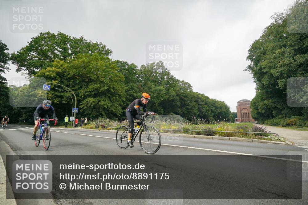 14.09.2025 - Stadtparktriathlon Michael Burmester http://msf.ph/oto/8891175 14.09.2025 10:24:40 Radfahren 537, 551, 558, 663, 681, 683, 701 meine-sportfotos.de