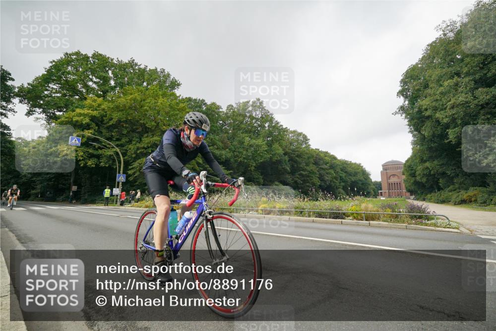 14.09.2025 - Stadtparktriathlon Michael Burmester http://msf.ph/oto/8891176 14.09.2025 10:24:41 Radfahren 511, 537, 551, 558, 580, 663, 681, 683, 701 meine-sportfotos.de