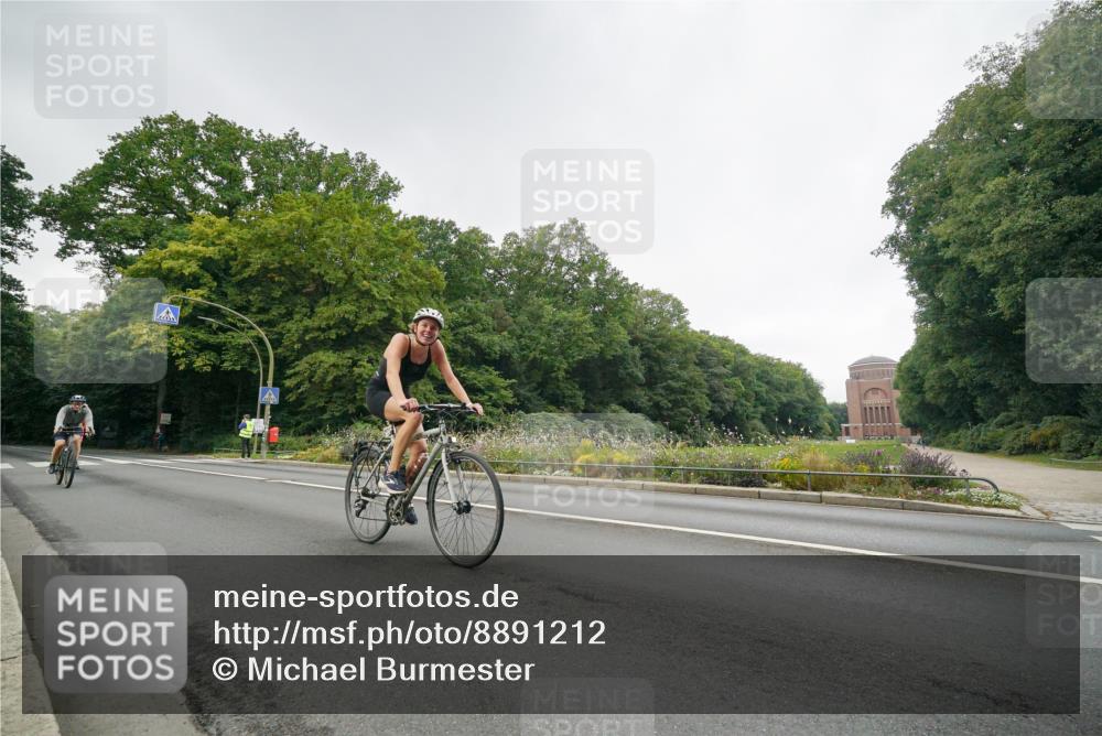 14.09.2025 - Stadtparktriathlon Michael Burmester http://msf.ph/oto/8891212 14.09.2025 10:26:04 Radfahren 513, 523, 542, 616, 629, 638, 674, 676 meine-sportfotos.de